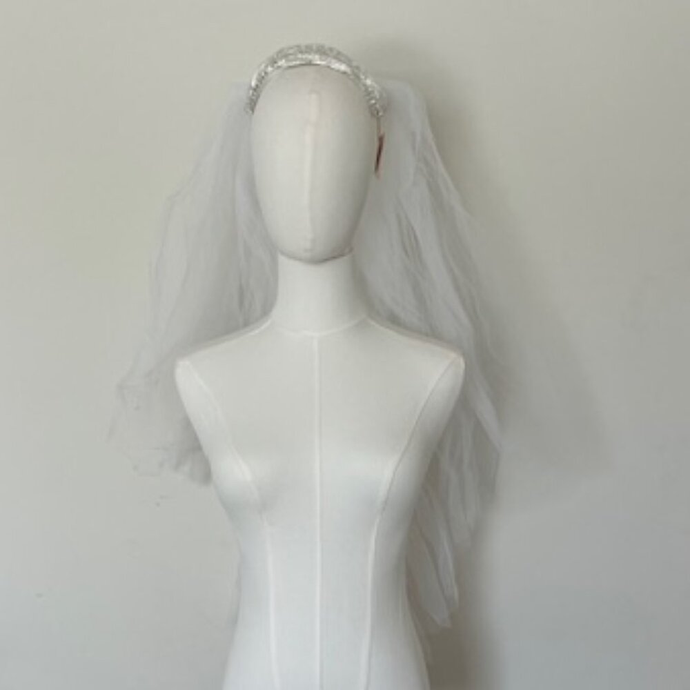 NWT Gisselle Wedding Tiara Rhinestone Headpiece White Veil